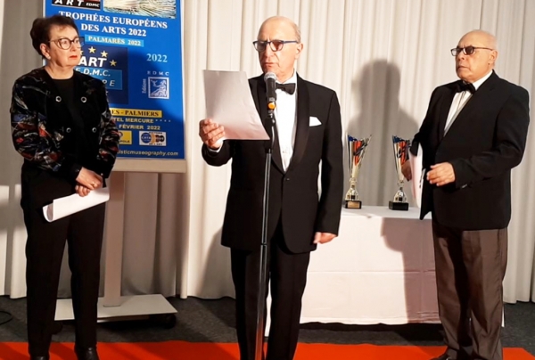 le critique d'art Antoine Antolini, du Comité du Jury, au moment de l'ouverture de l'Evénementiel, au Salon Picasso de l'Hôtel Mercure**** à Hyères-Les-Palmiers Côte-d'Azur