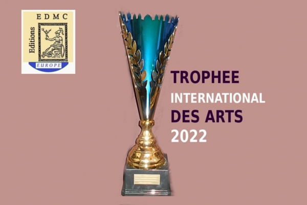 Cécile Duret, peintre figurative, lauréate du Palmarès 2022 a obtenu le Trophée International des Arts, avec Félicitations du Jury pour ses paysages