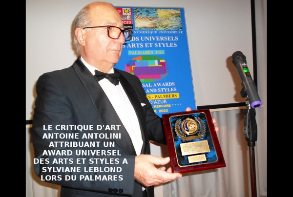 Sylviane LEBLOND, peintre, Lauréate du Palmarès, a obtenu la Plaquette d'Honneur avec Award Universel des Arts et Styles 2023 Avec félicitations du Jury pour sa peinture calligraphique chinoise
