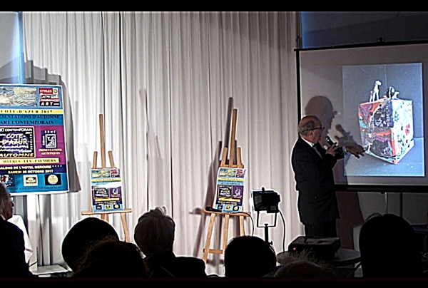 Présentation événementielle de l'oeuvre statuaire et du style d'Iga GIELNIEWSKI, artiste sculptrice céramiste, peintre, projection de ses sculptures sur grand écran