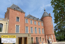 Le Château de SOLLIÈS -PONT (Var) un joyau du Patrimoine de la VILLE, où se déroule l'Exposition ''PAYSAGES URBAINS'' du peintre conemporain Gérard SUISSIA et ses amis invités photographes sur ce thème.  