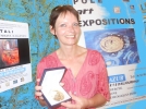 LA PEINTRE TALI EN JUILLET A PRESENTE SES OEUVRES AU POLE D'EXPOSITION SUD COTE-D'AZUR. SON OEUVRE RECOIT LA MEDAILLE 