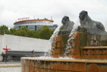 PARIS. Le Mercure * * * * Philharmonie La Villette. Vu de la place de la Fontaine-aux-Lions.